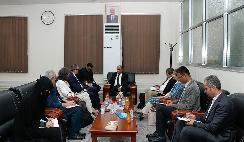 وزير المالية يلتقي في عدن بعثة الاتحاد الأوروبي إلى اليمن