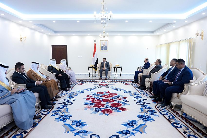 رئيس الوزراء يستقبل في عدن وزير الخارجية البحريني