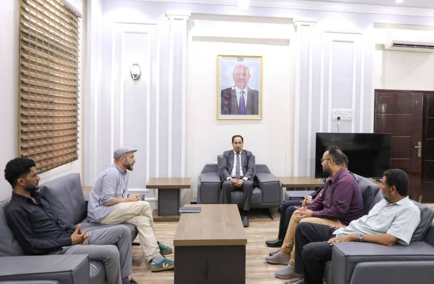وزير الشباب والرياضة يبحث مع 