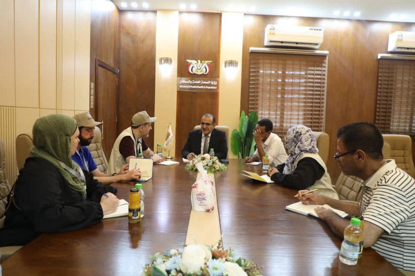 وزير الصحة يلتقي المدير التنفيذي بالإنابة لمنظمة ميد جلوبال اليمن